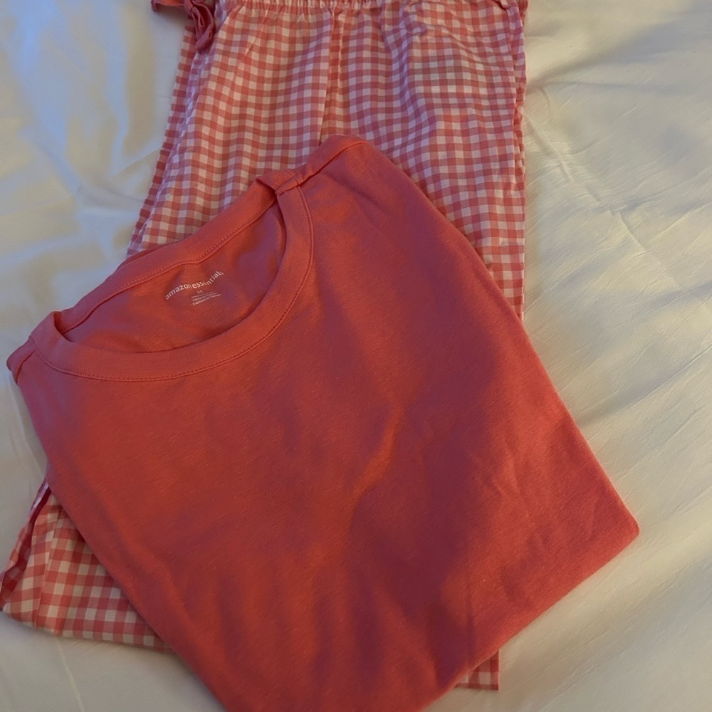 Amazon Essentials Pajamas Pink  & White Checkered MEDIUM - BRAND NEW